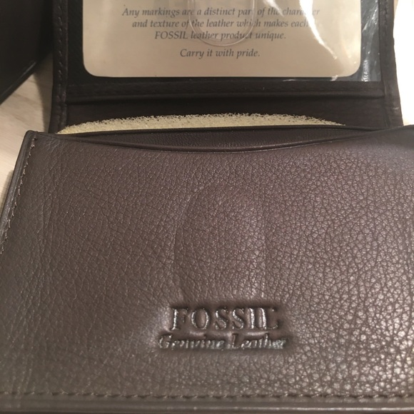 FOSSIL Leather Card Case - Picture 2 of 4
